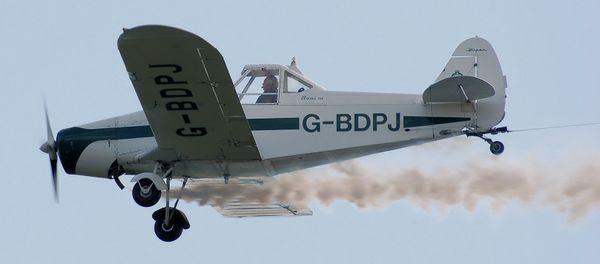 Un aeroaplicador PA-25 en vuelo (imagen referencial) Un aeroaplicador PA-25 en vuelo (imagen referencial) - Sputnik Mundo