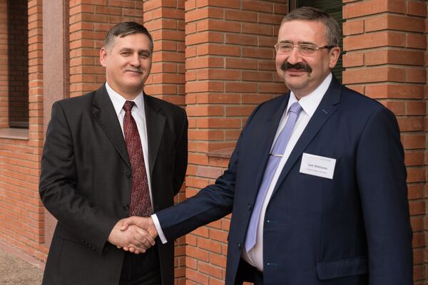 Leo Matveev, presidente de SearchInform, con Miguel Zotov, subjefe de la Representación Comercial de la Federación de Rusia en Argentina - Sputnik Mundo