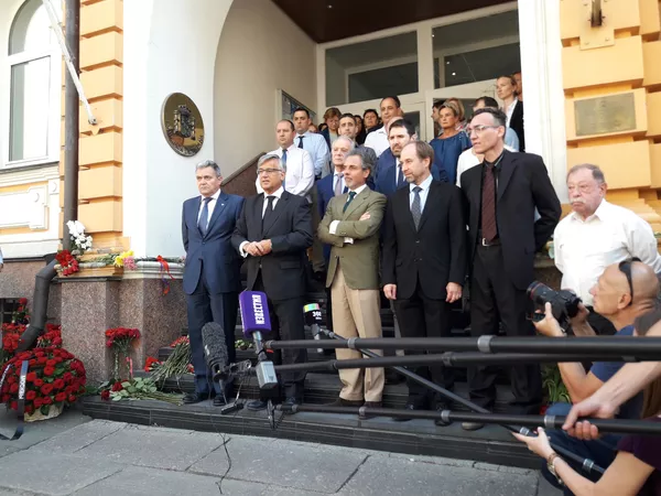 Los diplomáticos de la Embajada de España en Moscú Los diplomáticos de la Embajada de España en Moscú - Sputnik Mundo