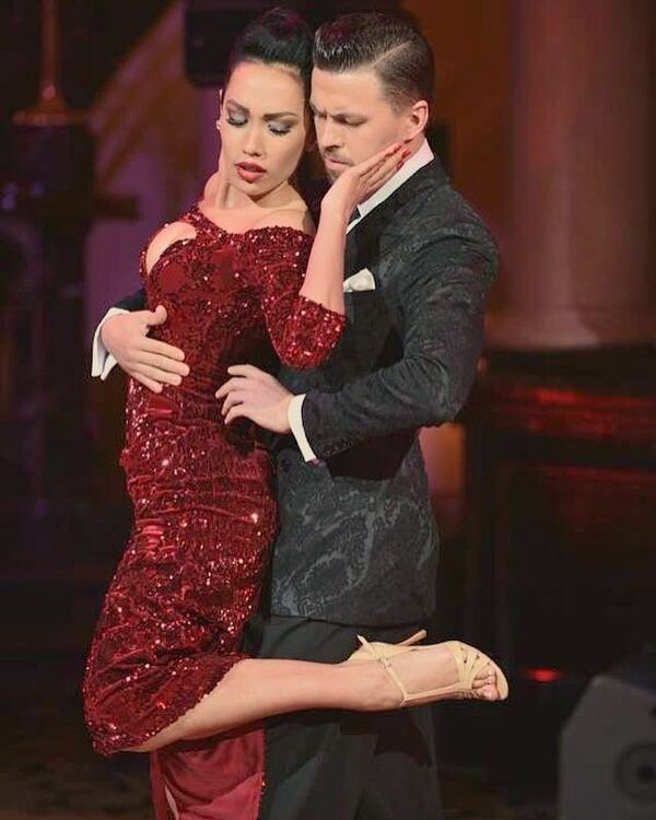 Dmitry Vasin y Sagdiana Khamzina, bailarines rusos primeros en la clasificatoria de tango escenario en el Mundial de Tango 2017 en Buenos Aires. - Sputnik Mundo