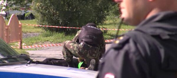 Un desconocido asalta con un cuchillo a unos transeúntes en el norte de Rusia - Sputnik Mundo