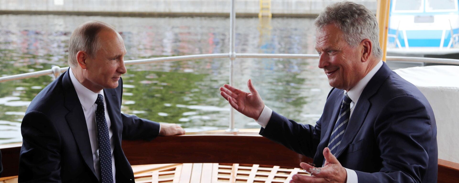 El presidente ruso, Vladímir Putin, con su homólogo finlandés, Sauli Niinisto, durante la visita de trabajo - Sputnik Mundo, 1920, 14.12.2021