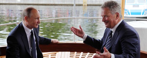 El presidente ruso, Vladímir Putin, con su homólogo finlandés, Sauli Niinisto, durante la visita de trabajo - Sputnik Mundo