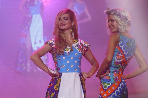 Las participantes en la final del concurso Mrs. Rusia 2017 - Sputnik Mundo