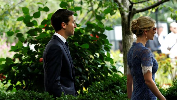 El yerno de presidente de EEUU, Jared Kushner, y la hija de Donald Trump, Ivanka Trump El yerno de presidente de EEUU, Jared Kushner, y la hija de Donald Trump, Ivanka Trump - Sputnik Mundo