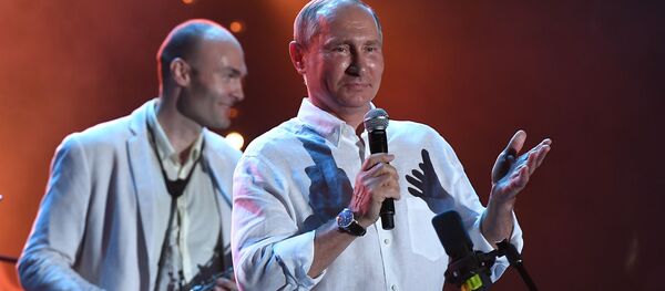 Todo bajo control: Vladímir Putin visita Crimea - Sputnik Mundo