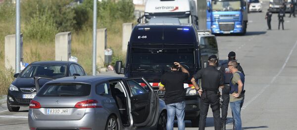 La Policía catalana en el lugar donde fue abatido el sospechoso del atentado en Barcelona La Policía catalana en el lugar donde fue abatido el sospechoso del atentado en Barcelona - Sputnik Mundo