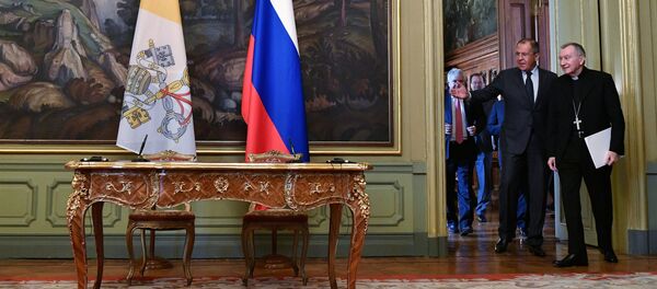 Ministro de Extreriores de Rusia, Serguéi Lavrov, y el secretario de Estado del Vaticano, Pietro Parolin Ministro de Extreriores de Rusia, Serguéi Lavrov, y el secretario de Estado del Vaticano, Pietro Parolin - Sputnik Mundo