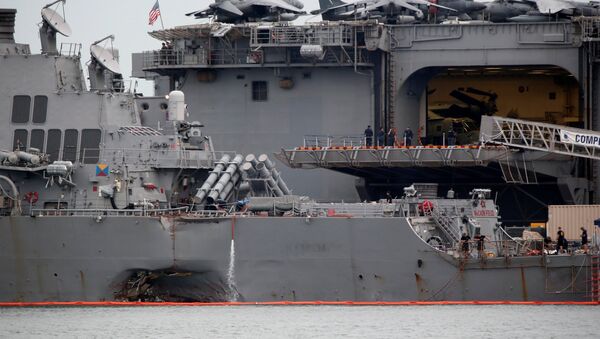 Destructor estadounidense USS John S. McCain - Sputnik Mundo