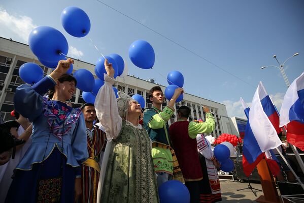 Rusia celebra a lo grande el Día de la Bandera Nacional Rusia celebra a lo grande el Día de la Bandera Nacional - Sputnik Mundo