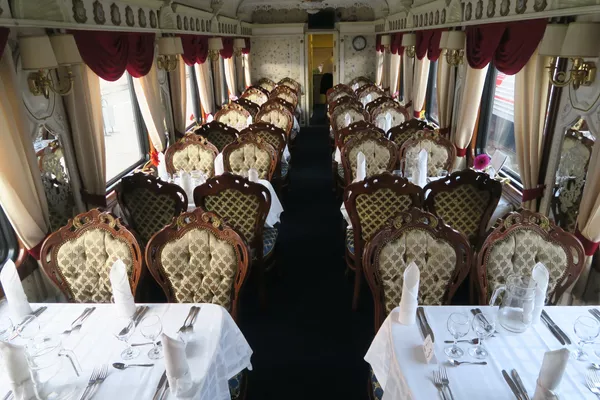 Un vagón-restaurante del tren 'Rusia Imperial' Un vagón-restaurante del tren 'Rusia Imperial' - Sputnik Mundo