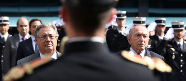 El ministro del Interior francés, Gerard Collomb, y su homólogo español, Juan Ignacio Zoido - Sputnik Mundo