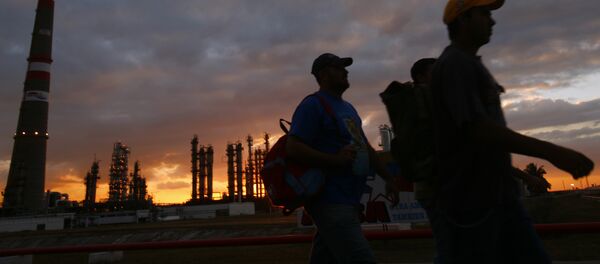 Refinería de petróleo Camilo Cienfuegos en Cuba - Sputnik Mundo