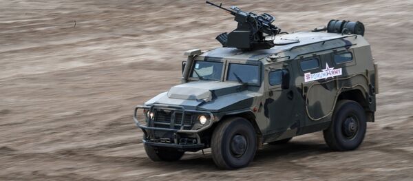 Vehículo blindado Tigr en el Foro Army 2017 - Sputnik Mundo