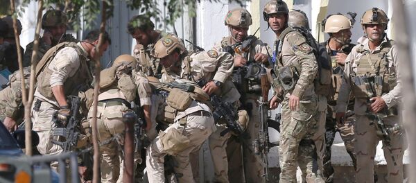 Policía de Afganistán en el lugar del ataque (archivo) - Sputnik Mundo