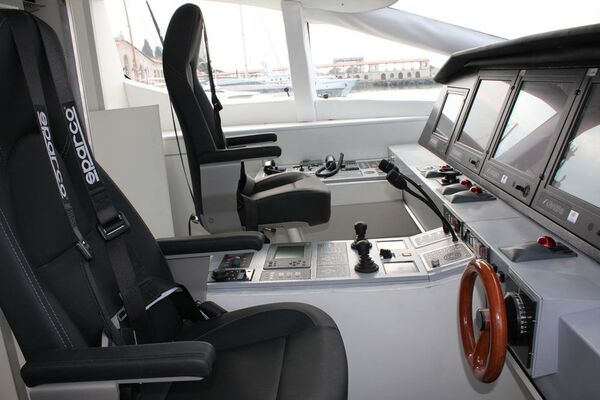Interior de la cabina de un buque de alta velocidad del proyecto A 145 - Sputnik Mundo