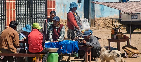 Los bolivianos (imagen referencial) - Sputnik Mundo