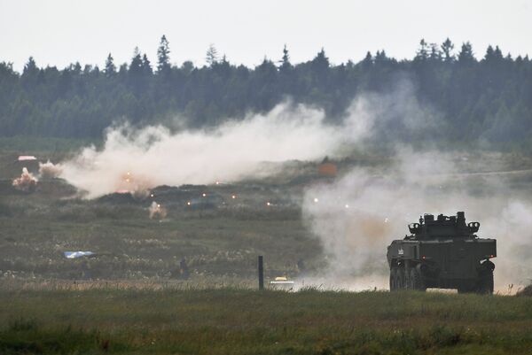 Bumerang, el nuevo vehículo blindado ruso, durante el Foro Internacional Técnico Militar Army 2017 - Sputnik Mundo