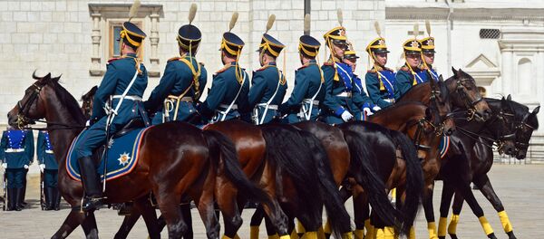 La Escolta de Caballería de Honor del Regimiento Presidencial de Rusia durante el entrenamiento - Sputnik Mundo