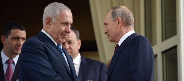 Primer ministro de Israel, Benjamín Netanyahu, y presidente de Rusia, Vladímir Putin - Sputnik Mundo