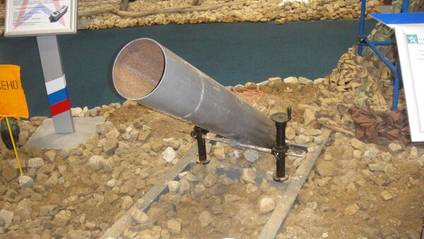 Cañón para lanzar cargas químicas (producción propia) arrebatado a Daesh en Siria y expuesto en Rusia en el marco del Foro Internacional Army 2017. - Sputnik Mundo