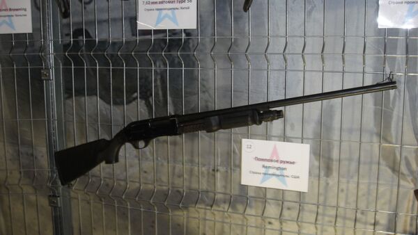 Una escopeta con acción de bombeo Remington (EEUU) arrebatada a grupos radicales en Siria y expuesta en Rusia en el marco del Foro Internacional Army 2017. - Sputnik Mundo