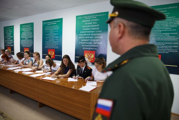 Igualdad de género: Sputnik te presenta a las futuras pilotos militares rusas - Sputnik Mundo