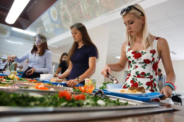 Igualdad de género: Sputnik te presenta a las futuras pilotos militares rusas - Sputnik Mundo