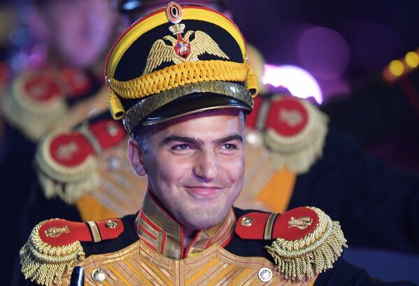 La espectacular ceremonia de inauguración del festival Torre Spásskaya en Moscú - Sputnik Mundo