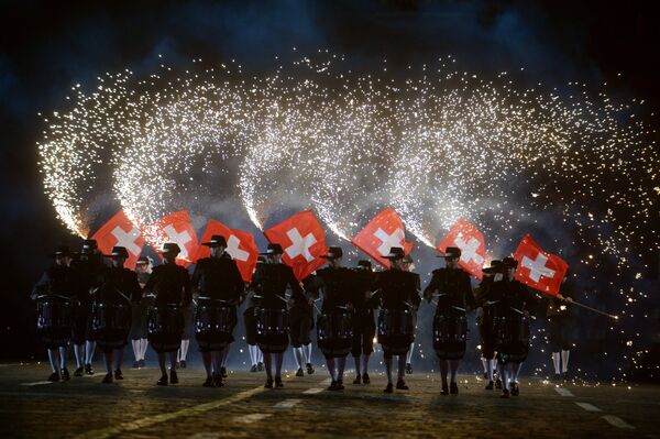 La espectacular ceremonia de inauguración del festival Torre Spásskaya en Moscú - Sputnik Mundo