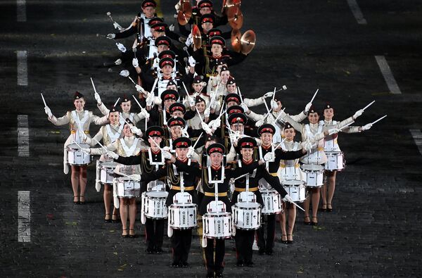 La espectacular ceremonia de inauguración del festival Torre Spásskaya en Moscú - Sputnik Mundo