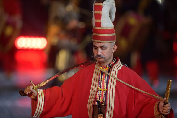 La espectacular ceremonia de inauguración del festival Torre Spásskaya en Moscú - Sputnik Mundo