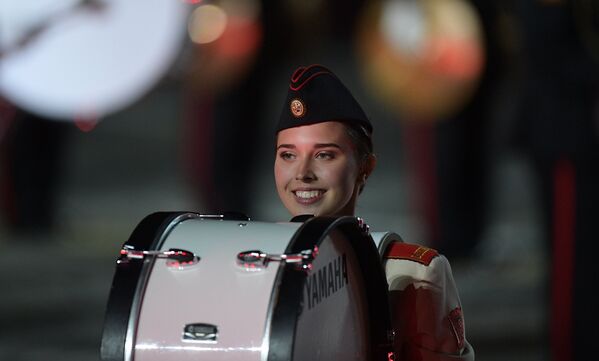 La espectacular ceremonia de inauguración del festival Torre Spásskaya en Moscú - Sputnik Mundo