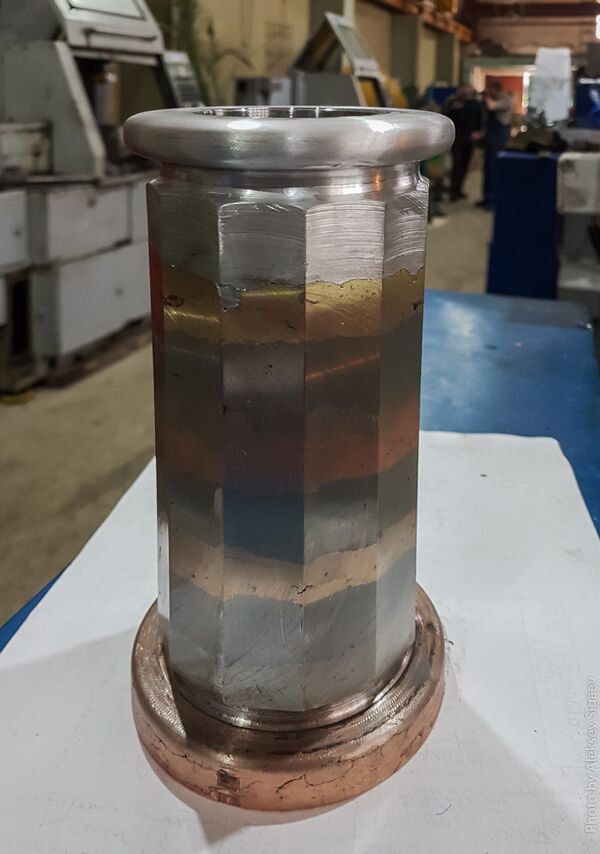 El 'vaso de Slaviánov' recreado por los soldadores rusos - Sputnik Mundo