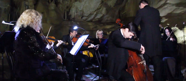 La música clásica retumba en la Cueva de Mármol de Crimea La música clásica retumba en la Cueva de Mármol de Crimea - Sputnik Mundo