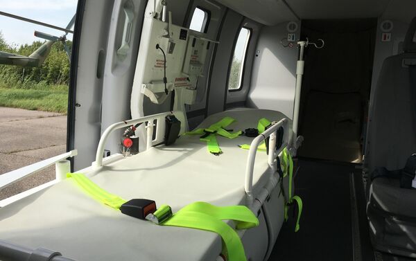 El interior de la versión médica del helicóptero Ansat - Sputnik Mundo