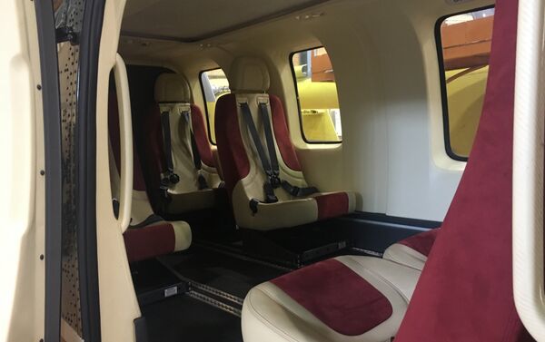 El interior del helicóptero Ansat - Sputnik Mundo