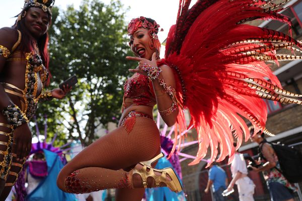 Exprimir la vida al máximo: lo más destacado del carnaval de Notting Hill - Sputnik Mundo