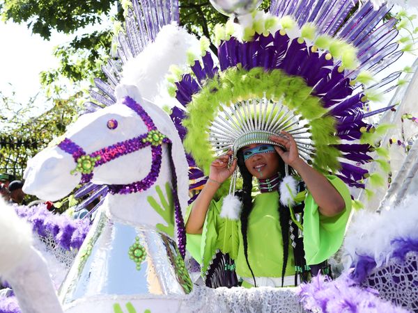 Exprimir la vida al máximo: lo más destacado del carnaval de Notting Hill - Sputnik Mundo