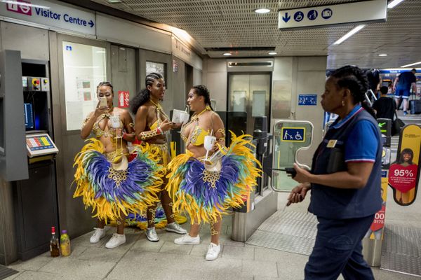 Exprimir la vida al máximo: lo más destacado del carnaval de Notting Hill - Sputnik Mundo