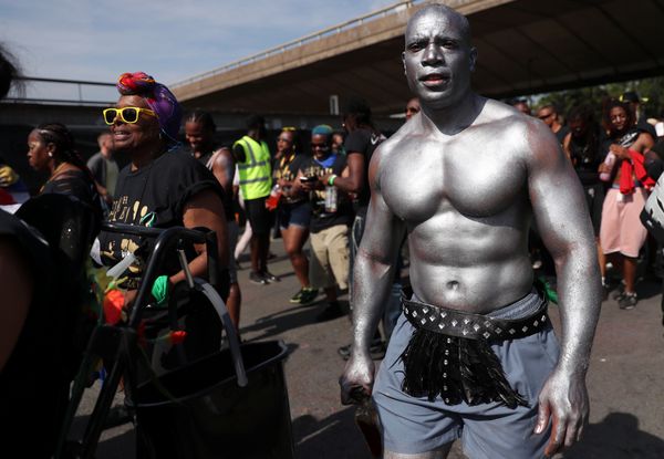 Exprimir la vida al máximo: lo más destacado del carnaval de Notting Hill - Sputnik Mundo