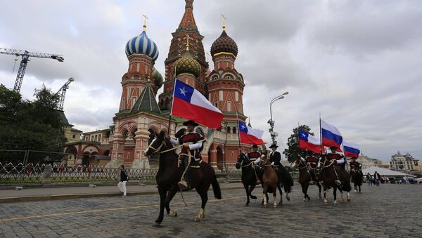 La Escuadra Ecuestre de Palmas de Peñaflor de Chile participa en el Festival Internacional de Música Militar Torre Spásskaya 2017 La Escuadra Ecuestre de Palmas de Peñaflor de Chile participa en el Festival Internacional de Música Militar Torre Spásskaya 2017 - Sputnik Mundo