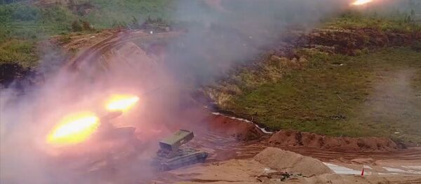 Rusia pone a prueba el sistema de lanzacohetes incendiarios Solntsepiok - Sputnik Mundo