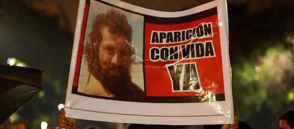 Protesta en Buenos Aires, Argentina, por la desaparición del activist Santiago Maldonado - Sputnik Mundo
