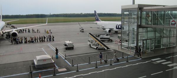 Un aeropuerto en Polonia (archivo) - Sputnik Mundo