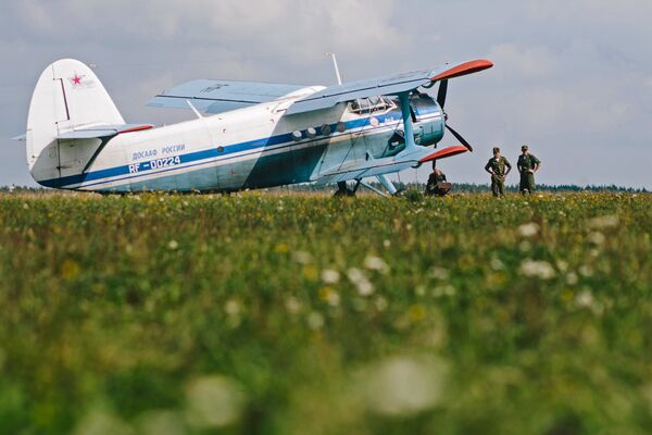 El avión soviético An-2 fue apodado Kukuruznik por su amplio uso en el programa de cultivo de maíz en la URSS El avión soviético An-2 fue apodado Kukuruznik por su amplio uso en el programa de cultivo de maíz en la URSS - Sputnik Mundo