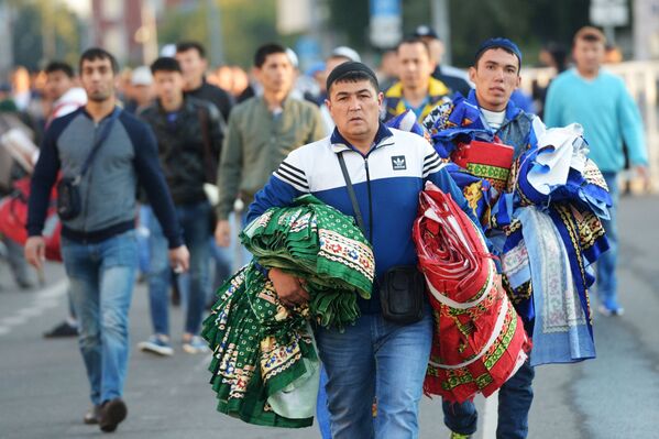 Los musulmanes de Rusia celebran la festividad de Eid al Adha - Sputnik Mundo