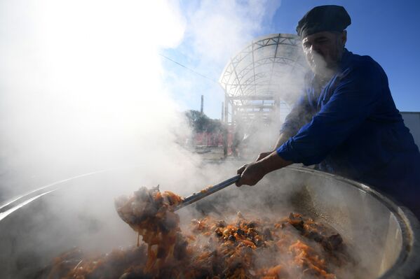 Los musulmanes de Rusia celebran la festividad de Eid al Adha - Sputnik Mundo