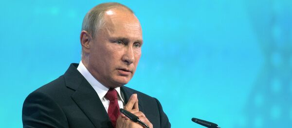 Presidente ruso Vladímir Putin en un viaje de trabajo en Yaroslavl - Sputnik Mundo