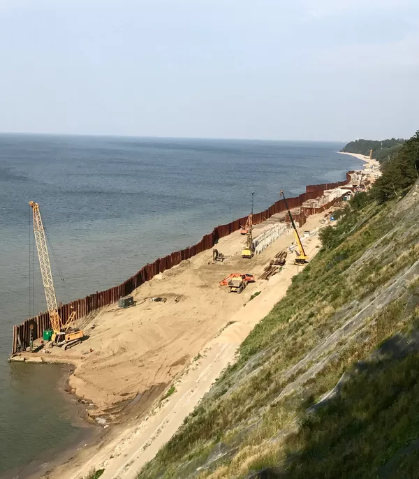 Playas en construcción cerca de la ciudad de Svetlogorsk Playas en construcción cerca de la ciudad de Svetlogorsk - Sputnik Mundo